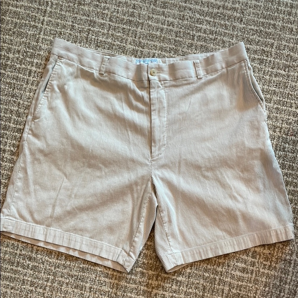 Men’s Southern Tide Flat Front Seersucker Corded Striped Beige Shorts